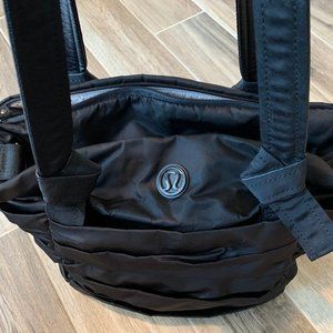 Lululemon Athletica Arabesque Bag/Tote